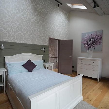 לונדון Cheerful 2 Bed Home With Terrace In Central Camden מראה חיצוני תמונה